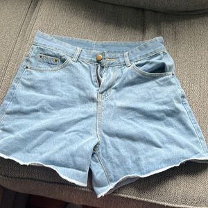 Basic jean shorts, size large.